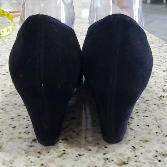 Stuart Weitzman,  Black Suede  Women’s Wedge, Size 8.5 - Picture 4 of 8